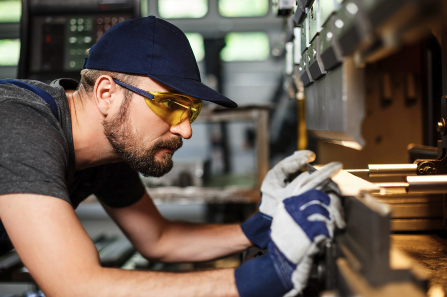 CNC Fräsen Erlangen Industrielle Anwendung