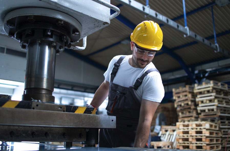 CNC Fräsen Präzisionsteile Bedeutung für Nürnberg